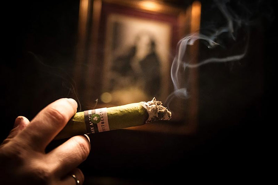 Smoking dawn cigar green images