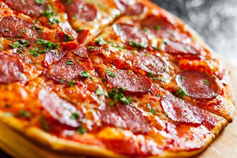 Рецепт быстрой пиццы без дрожжей - как приготовить?
